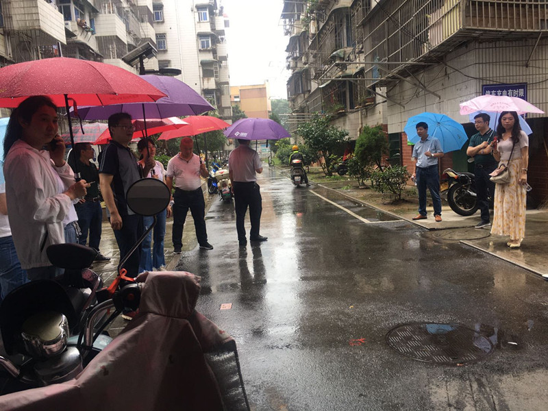 民建安庆市迎江区委开展“民建进社区，文明你我他”活动