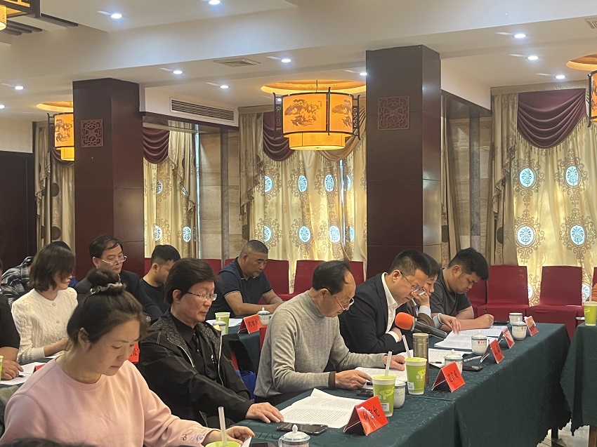 民建大观区委会学习全国“两会”精神